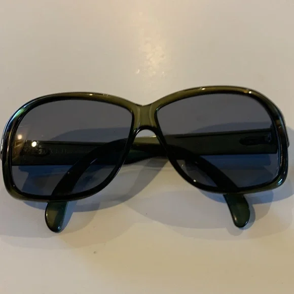 Vintage CHRISTIAN DIOR !! Bought these supporting A posh host
